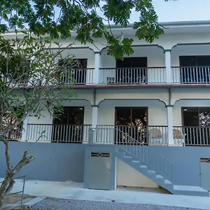 ee-self-catering.maheislandhotels.com/